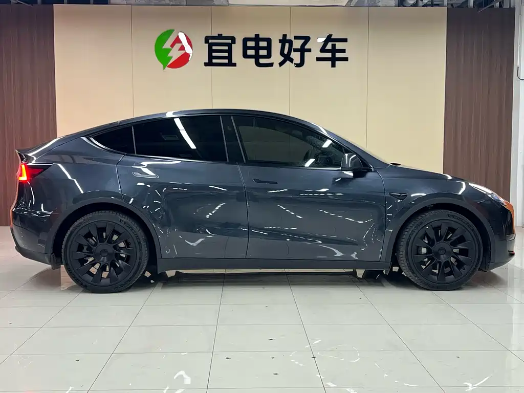 Model Y 2024 long-range all-wheel drive version купить на сайте DeffCars
