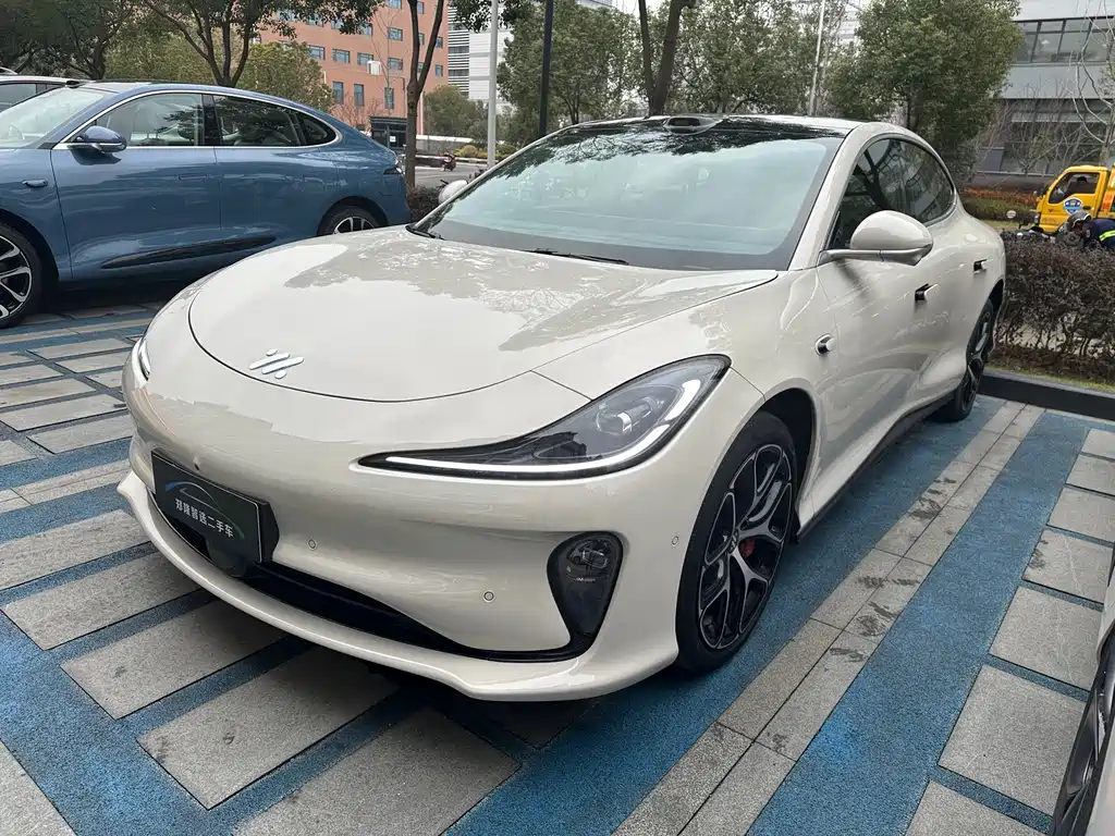 Zhiji L6 2025 Max+ купить на сайте DeffCars