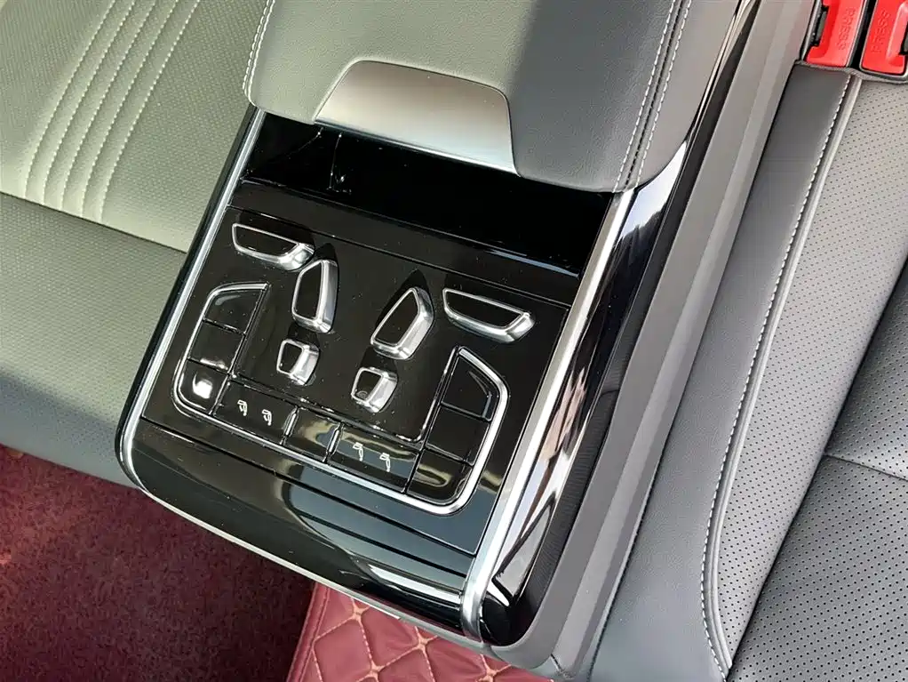 Hongqi H9 2020 2.0T Zhilian Flagship Edition купить на сайте DeffCars