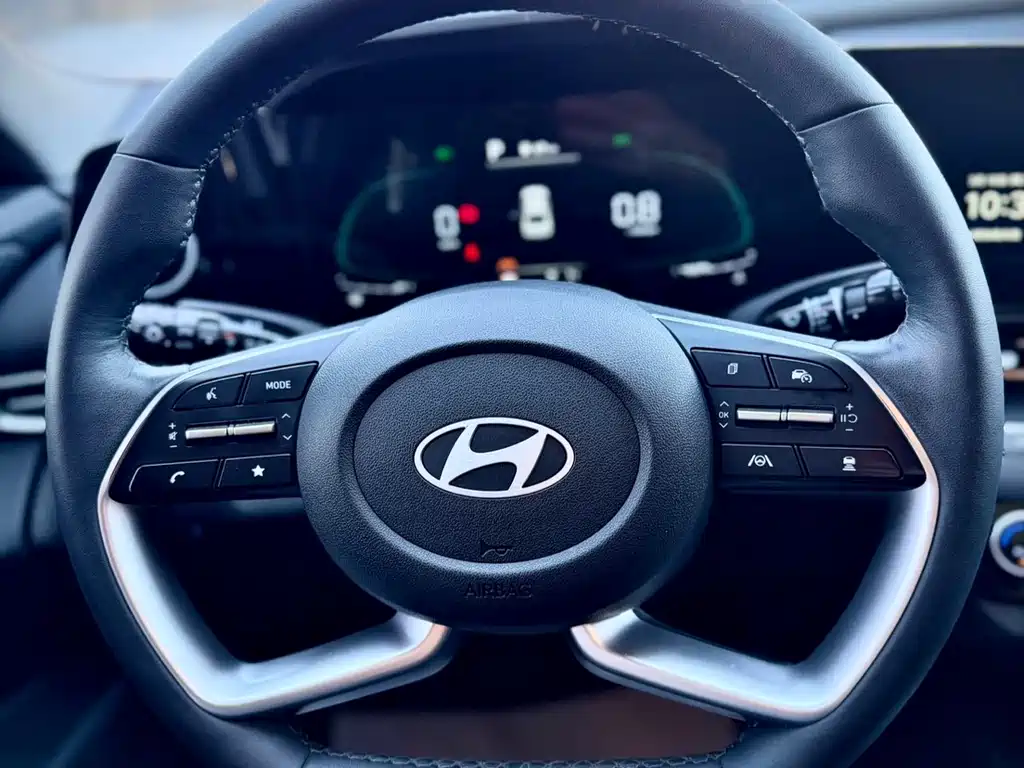 Elantra 2023 1.5L CVT LUX Premium Edition купить на сайте DeffCars