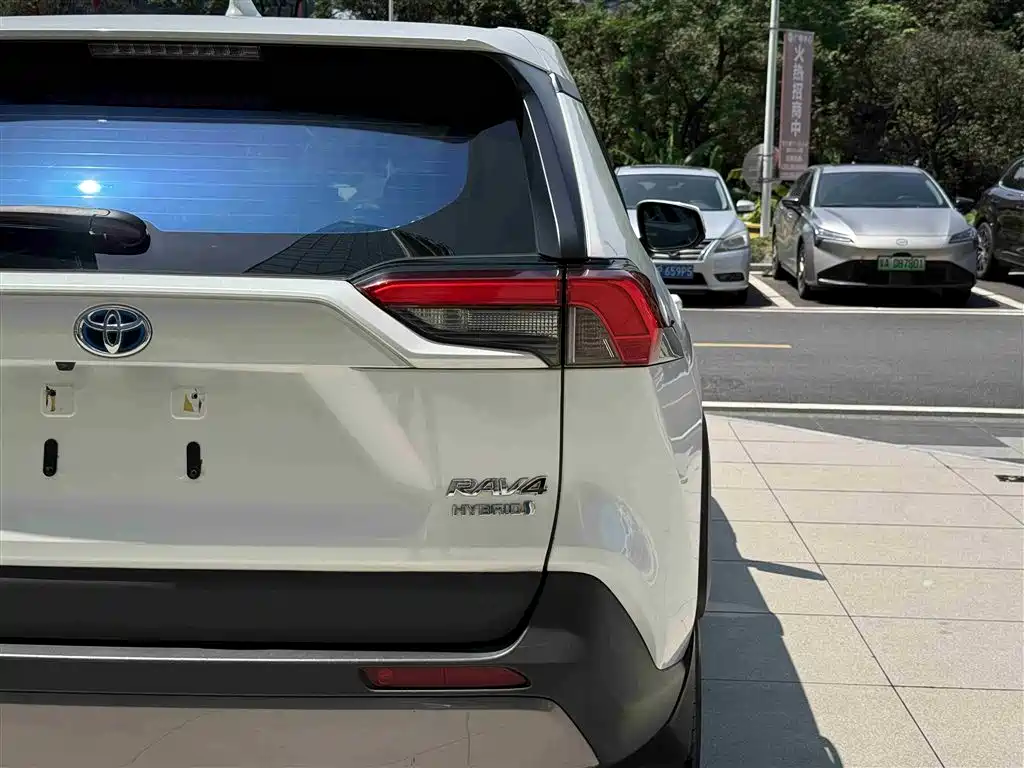 RAV4 Rongfang 2022 Dual Engine 2.5L E-CVT Two-wheel Drive Elite Edition купить на сайте DeffCars