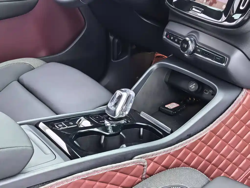 Volvo XC40 2023 B3 Zhiyuan Luxury Edition купить на сайте DeffCars