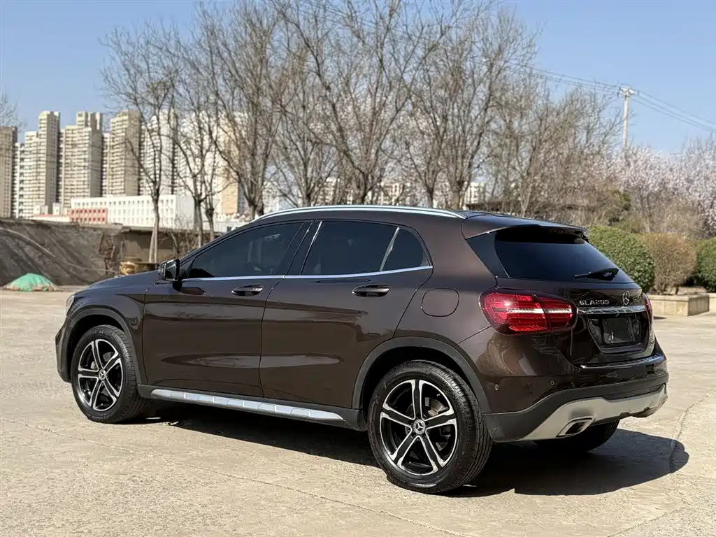 Mercedes-Benz GLA 2018 GLA 200 Fashion Model купить на сайте DeffCars