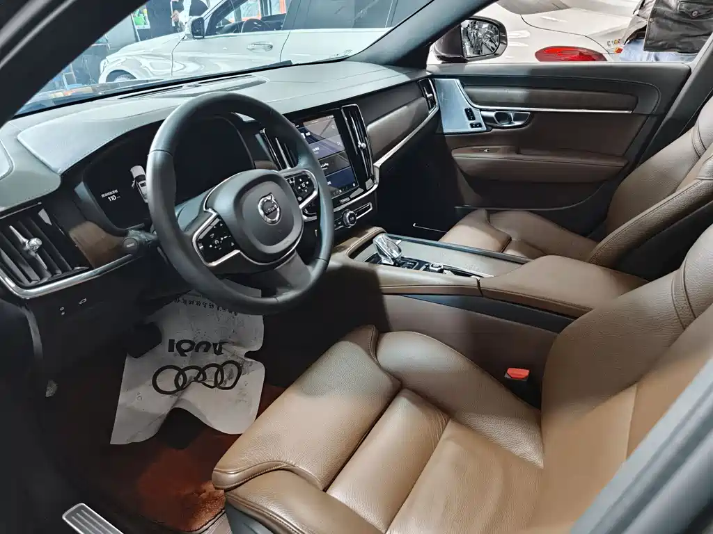 Volvo S90 2023 B5 Zhiyuan Luxury Edition купить на сайте DeffCars