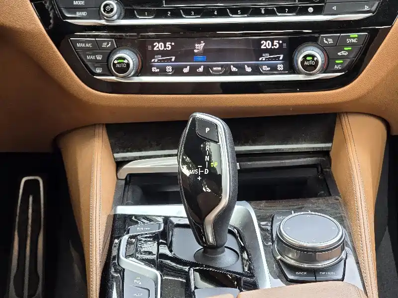 BMW 5 Series 2018 530Li Exclusive M Sports Package купить на сайте DeffCars
