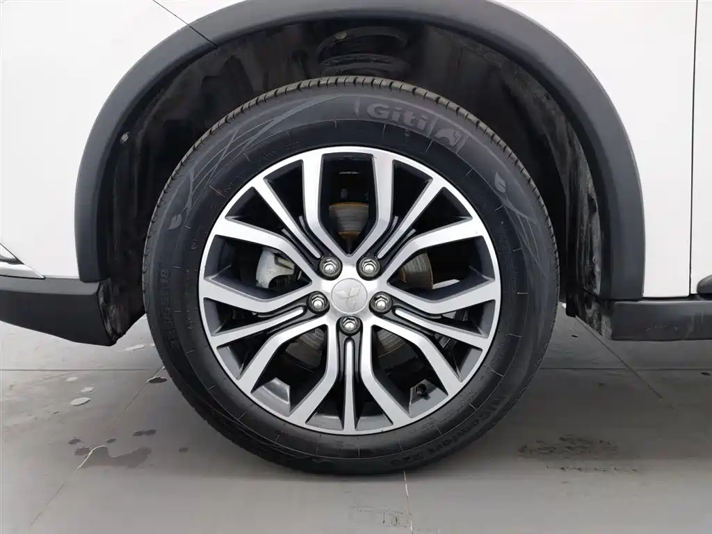 Outlander 2018 2.4L four-wheel drive luxury version 7 seats купить на сайте DeffCars