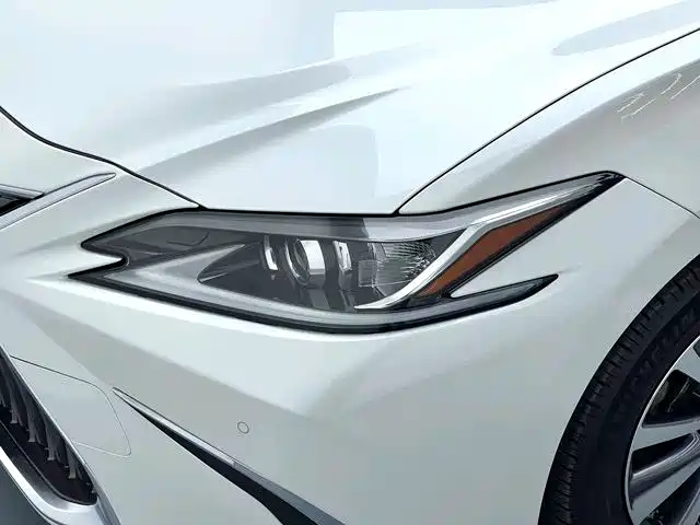 Lexus ES 2018 200 Excellence Edition National V купить на сайте DeffCars