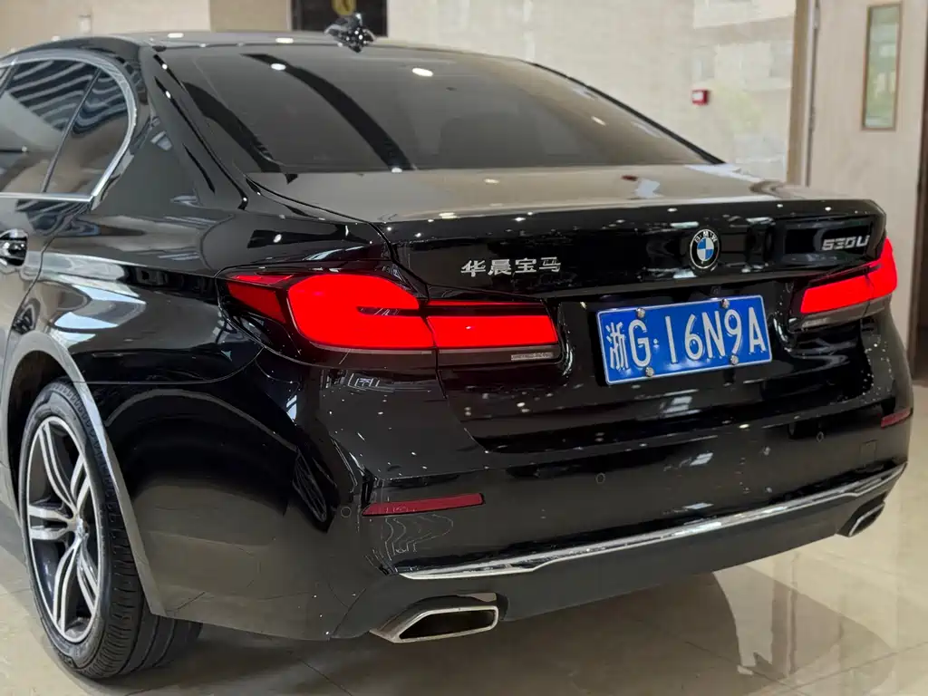 BMW 5 Series 2023 530Li Leading Luxury Package купить на сайте DeffCars