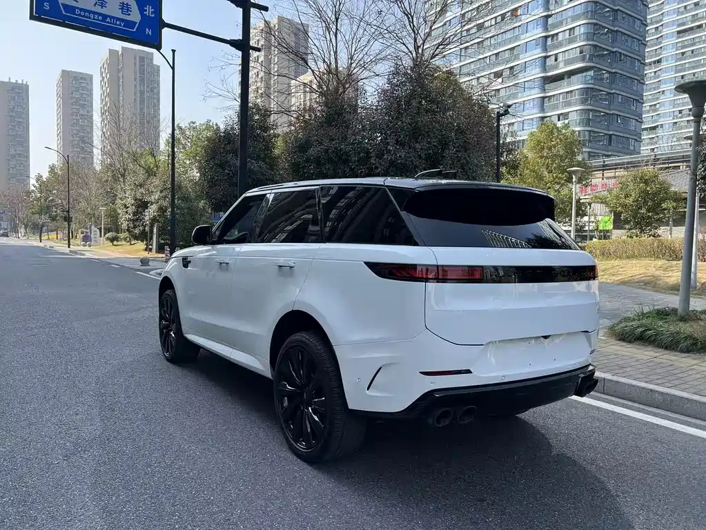 Range Rover Sport 2024 400PS Dynamic SE купить на сайте DeffCars