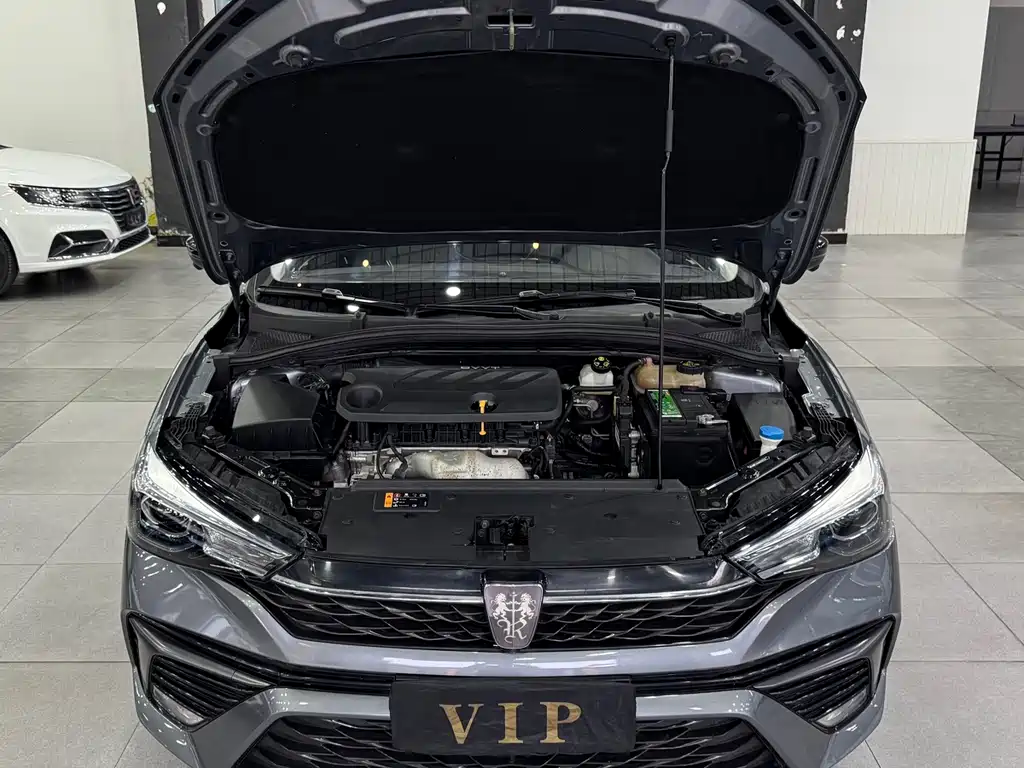 Roewe i5 2021 facelift 1.5L CVT diamond version купить на сайте DeffCars
