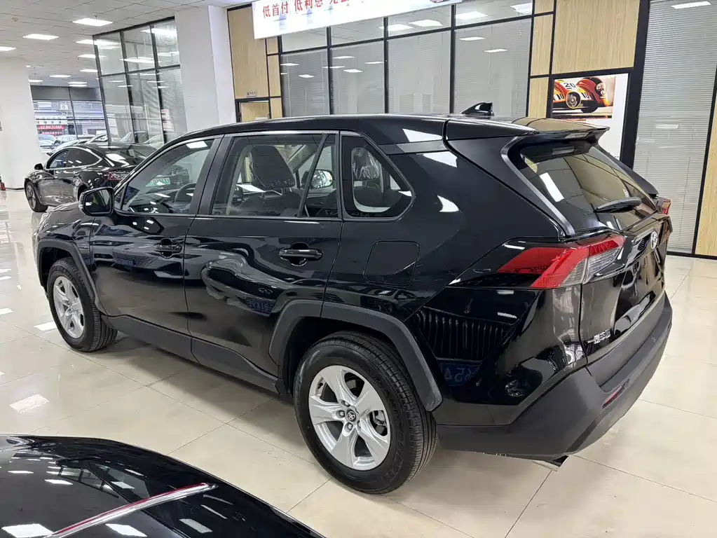 RAV4 Rongfang 2024 2.0L CVT two-wheel drive urban version купить на сайте DeffCars