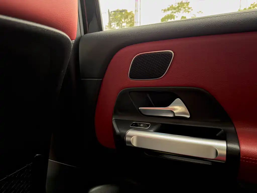 Mercedes-Benz GLB AMG 2023 AMG GLB 35 4MATIC купить на сайте DeffCars