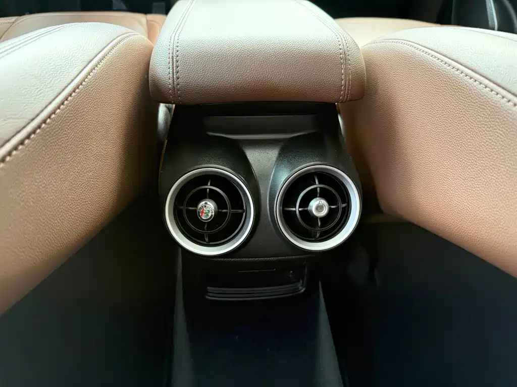 Stelvio 2017 2.0T 200HP Deluxe Edition купить на сайте DeffCars