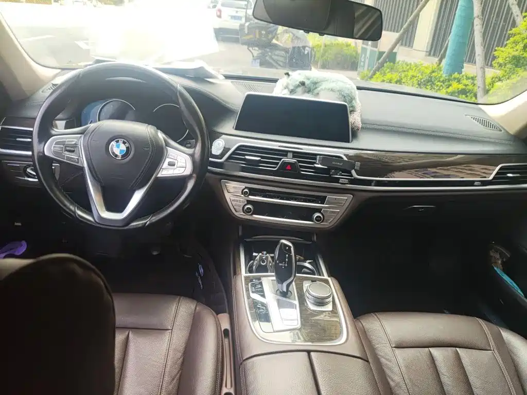 BMW 7 Series 2018 730Li Leading Excellence Package купить на сайте DeffCars