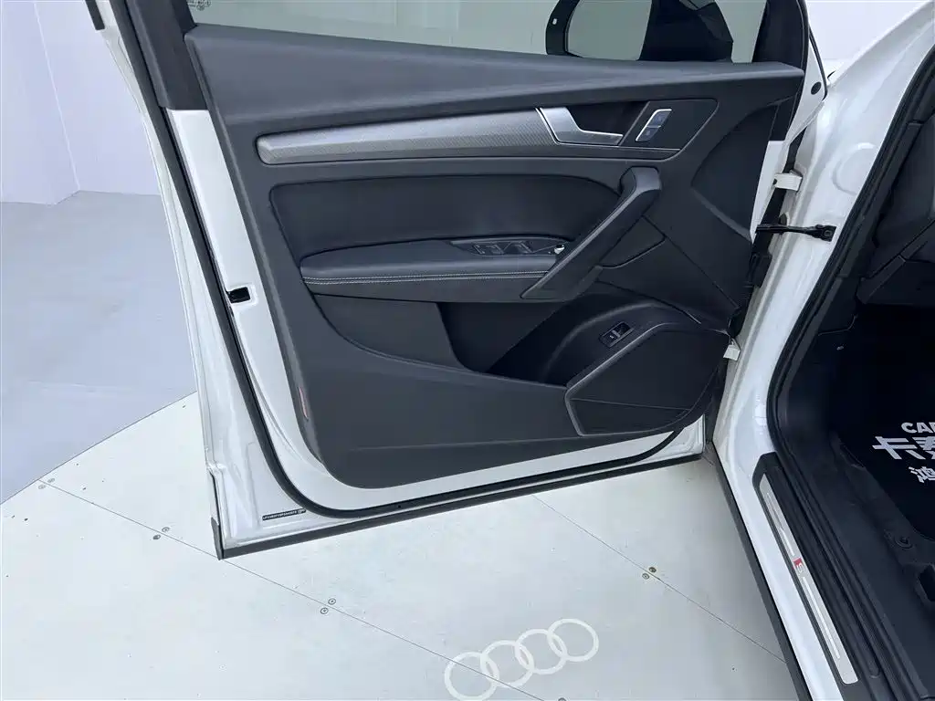 Audi Q5L 2023 40T luxury and dynamic model купить на сайте DeffCars