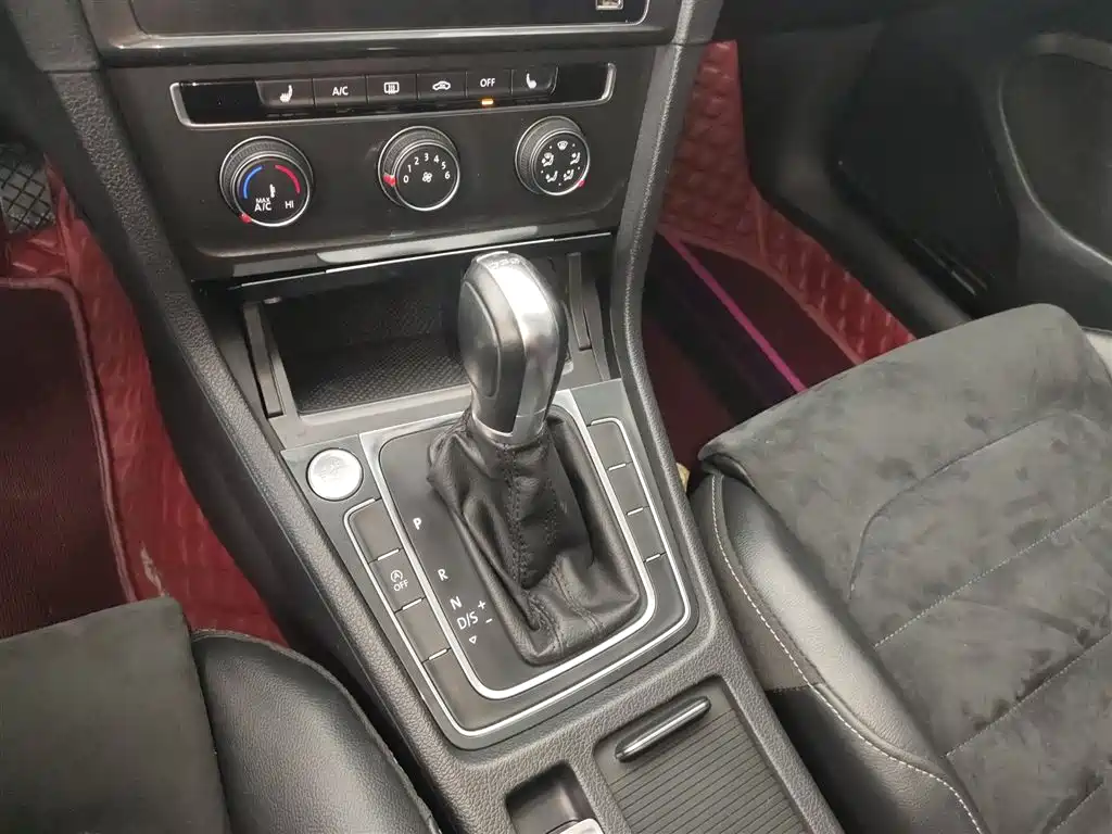 Golf 2020 280TSI DSG luxury model купить на сайте DeffCars