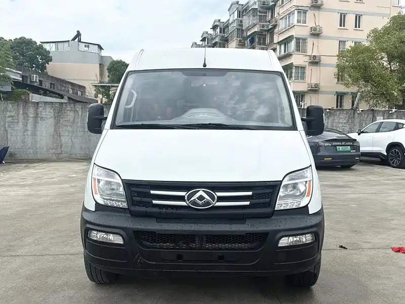Xintu V80 2019 2.5T classic 6-speed manual Aoyuntong modified long-axis mid-top 7-seat купить на сайте DeffCars