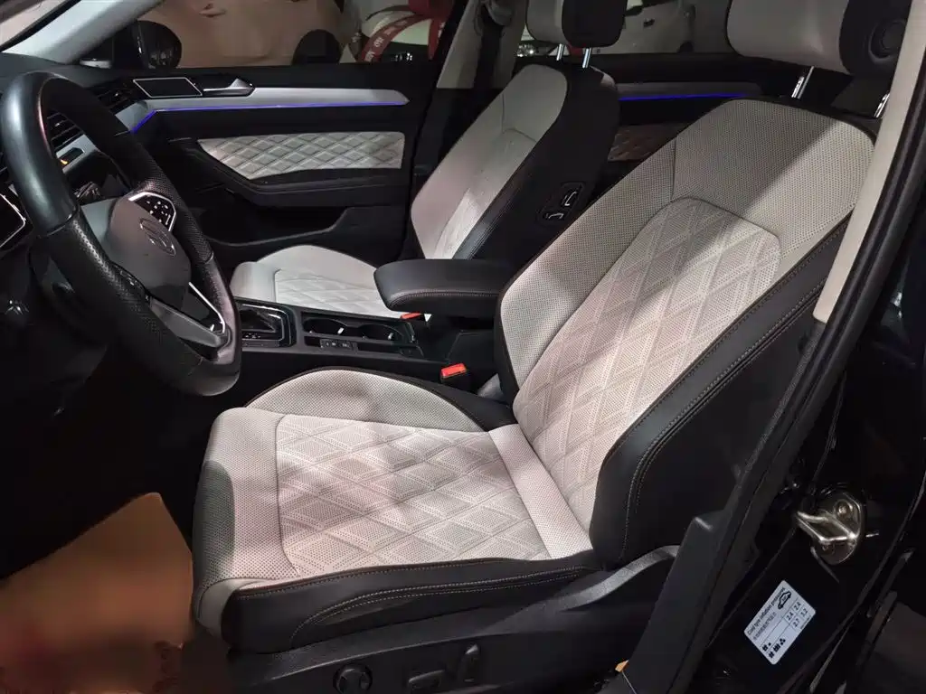Magotan 2023 2 million commemorative edition 330TSI DSG leading model купить на сайте DeffCars