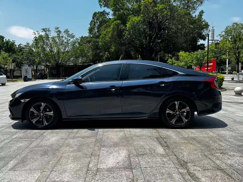 Civic 2019 220TURBO CVT combustion version National V купить на сайте DeffCars