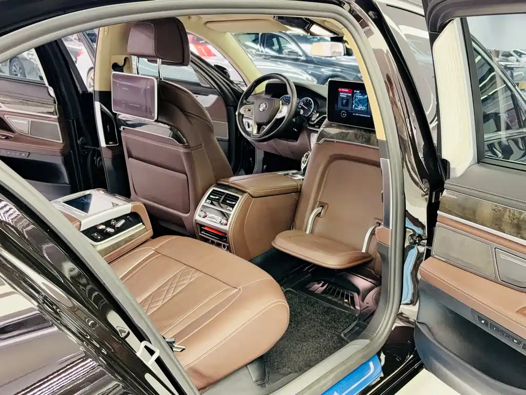 BMW 7 Series 2018 730Li Exclusive Excellence Package купить на сайте DeffCars