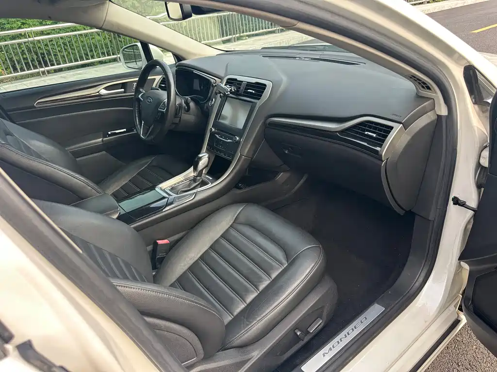 Mondeo 2013 2.0L GTDi200 luxury model купить на сайте DeffCars