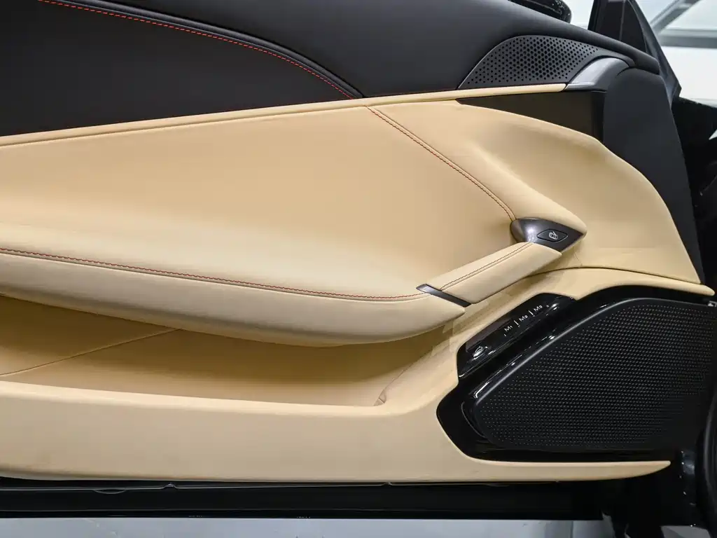 Roma 2023 Spider купить на сайте DeffCars