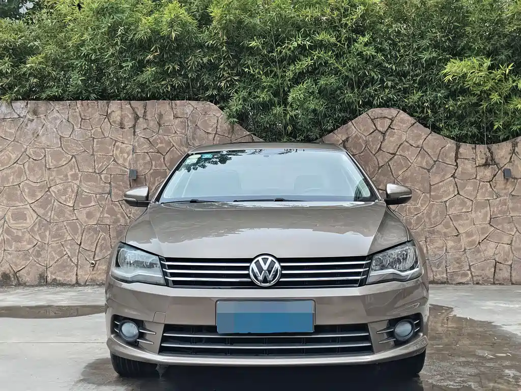 Bora 2013 1.4T automatic comfort model купить на сайте DeffCars