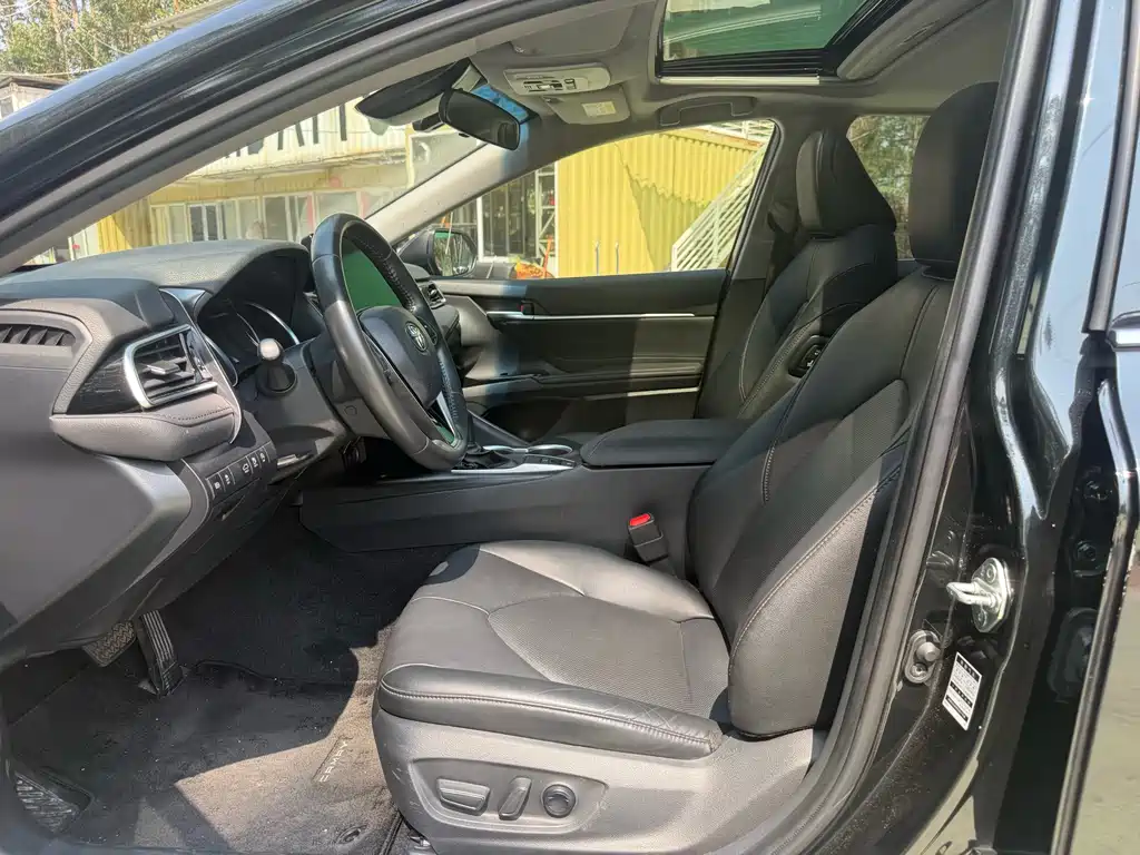 Camry 2023 2.0G Deluxe Edition купить на сайте DeffCars