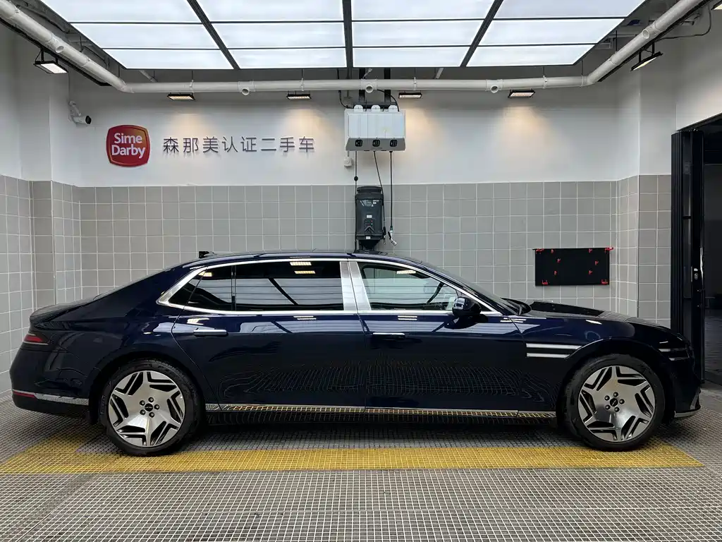 Genesis G90 2023 3.5T Executive Extended Edition купить на сайте DeffCars