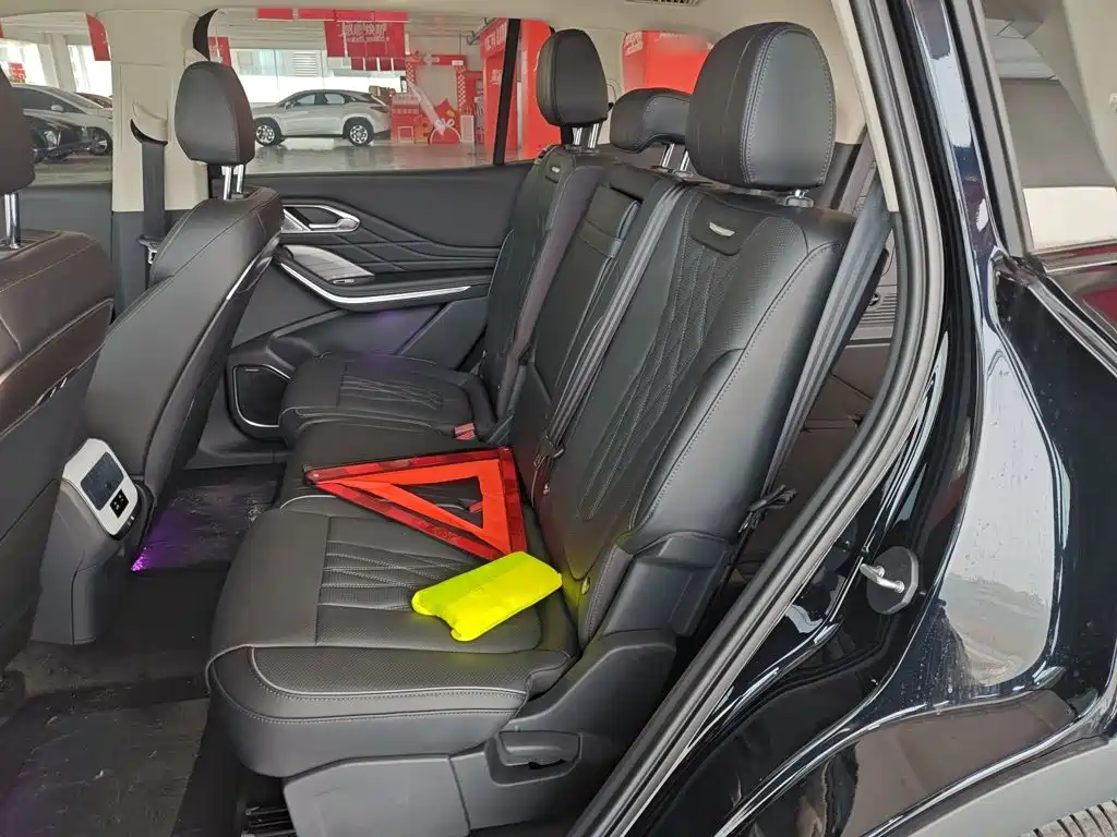 Hongqi HS7 PHEV 2024 2.0T PHEV four-wheel drive Qichang version 7 seats купить на сайте DeffCars