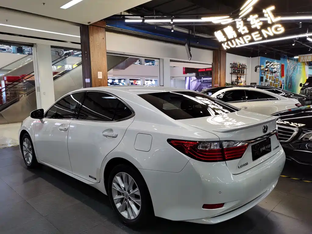 Lexus ES 2014 300h Elite Edition купить на сайте DeffCars