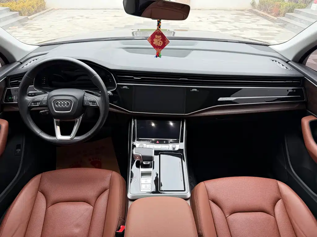 Audi Q7 2021 55 TFSI quattro S line sports version купить на сайте DeffCars