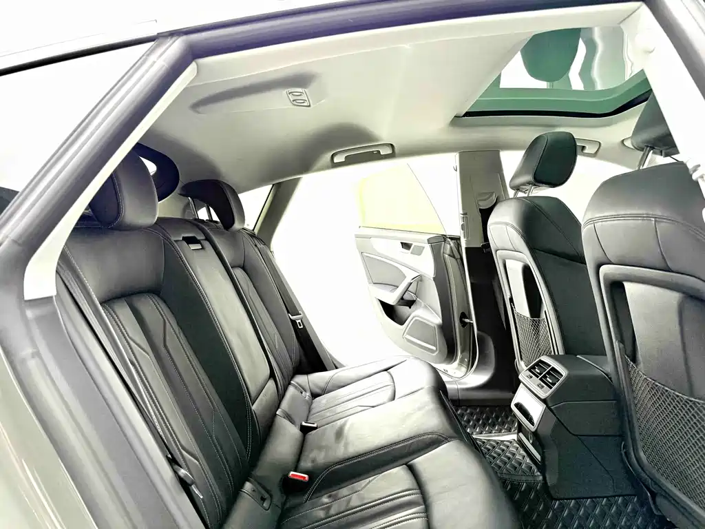 Audi A7 2023 45 TFSI Premium Selection купить на сайте DeffCars