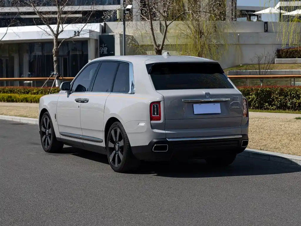 Cullinan 2024 four-seat version купить на сайте DeffCars