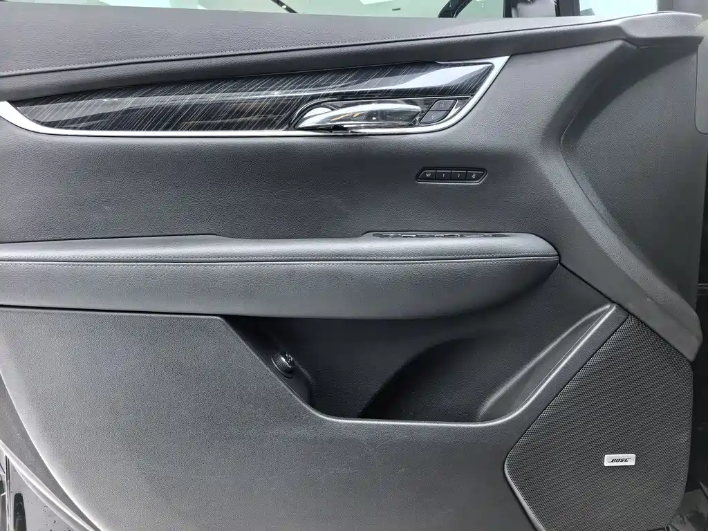 Cadillac XT6 2020 28T six-seat four-wheel drive luxury model купить на сайте DeffCars