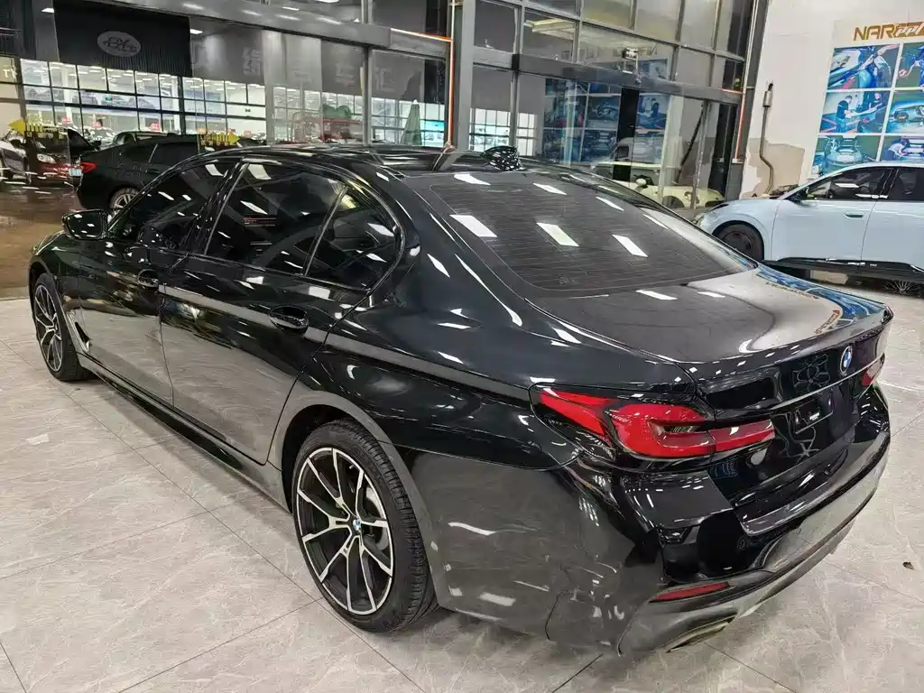 BMW 5 Series 2022 530Li Leading M Sports Package купить на сайте DeffCars