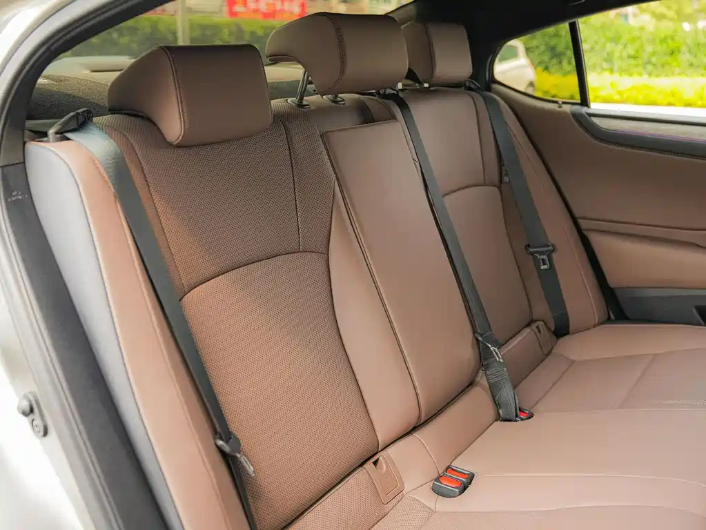 Lexus ES 2025 300h Premium Edition купить на сайте DeffCars