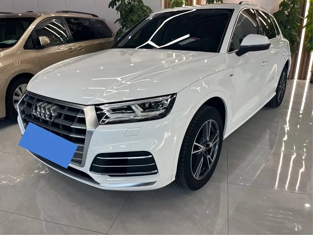 Audi Q5L 2020 40 TFSI enjoys fashionable style купить на сайте DeffCars