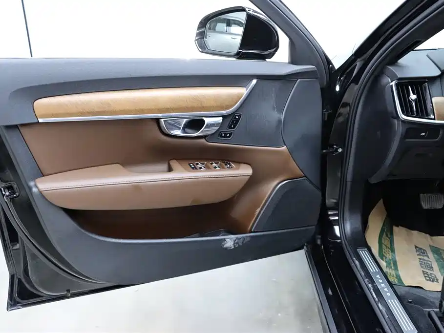 Volvo S90 2024 B5 Zhiyi Luxury Edition купить на сайте DeffCars