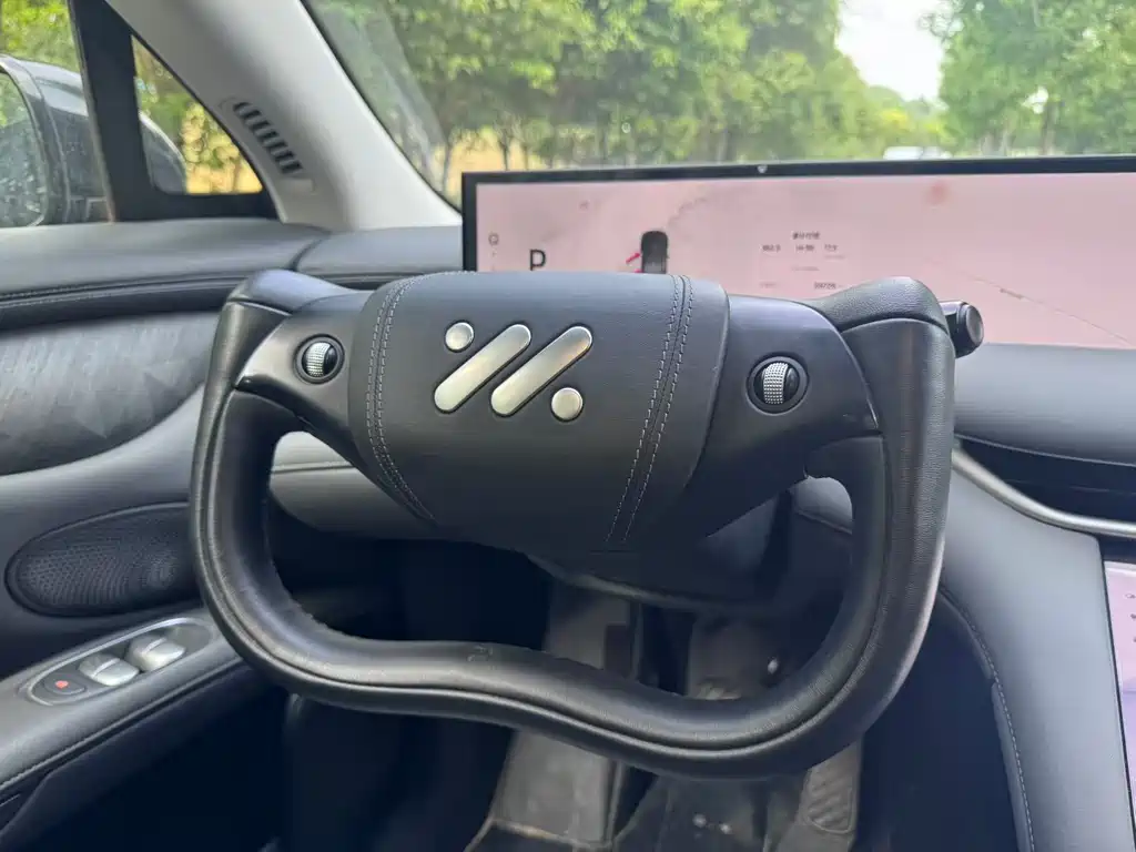 Zhiji LS6 2023 Max Standard Edition купить на сайте DeffCars
