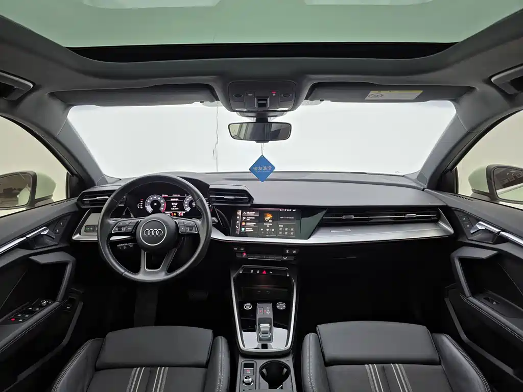 Audi A3 2024 A3L Limousine 35 TFSI Fashionable and Sporty купить на сайте DeffCars