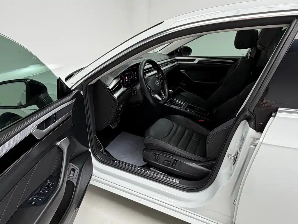FAW-Volkswagen CC 2021 380TSI eye-catching version купить на сайте DeffCars