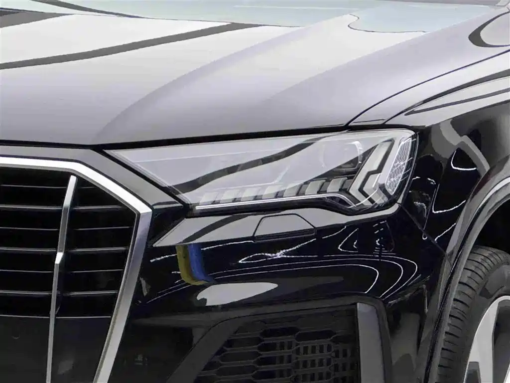 Audi Q7 2023 55 TFSI quattro S line sports купить на сайте DeffCars
