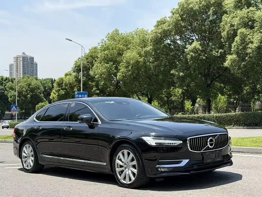 Volvo S90 2020 T5 Zhiyuan Luxury Edition купить на сайте DeffCars