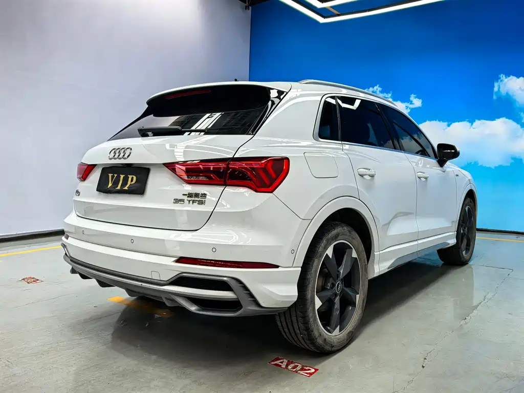 Audi Q3 2022 35 TFSI Fashionable and Dynamic купить на сайте DeffCars