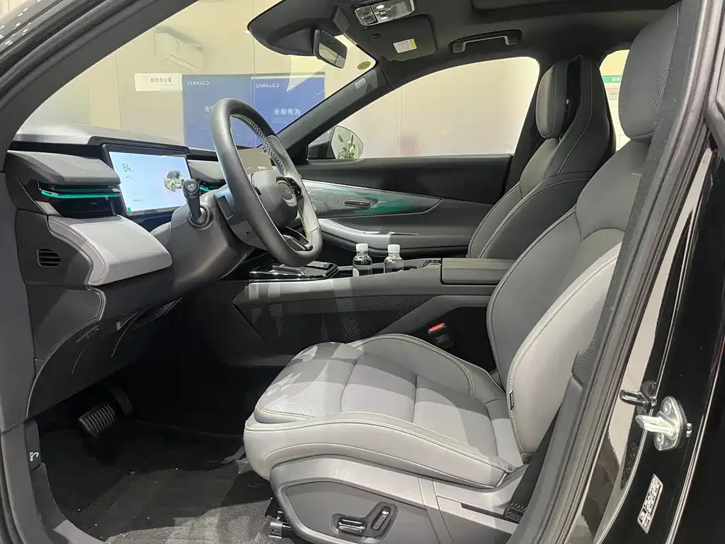 Lynk & Co 08 EM-P 2025 Model 120km Long Range Plus купить на сайте DeffCars