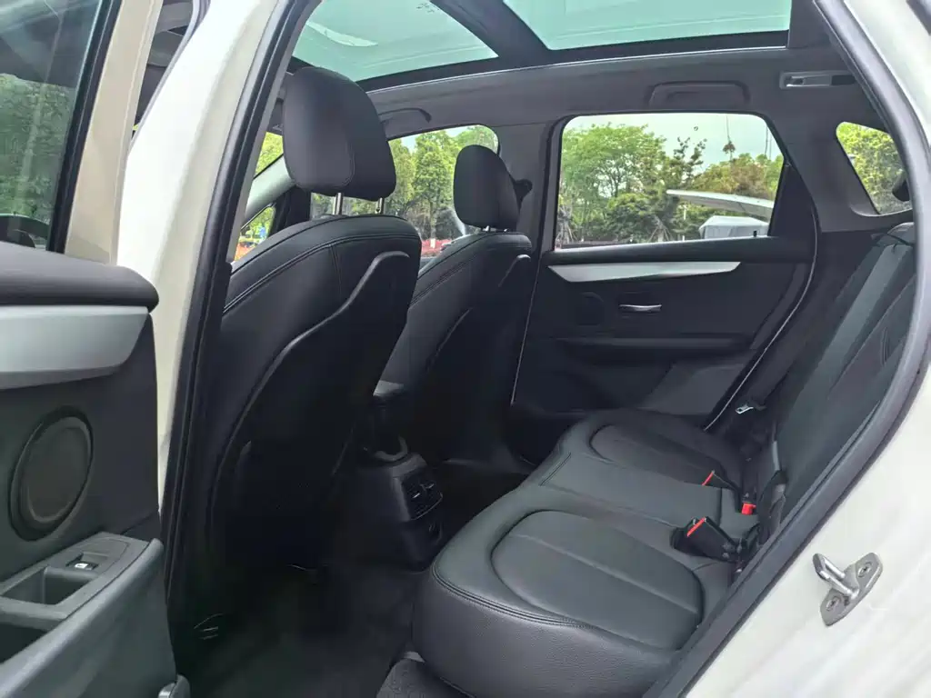 BMW 2 Series Touring 2016 220i Leading Model купить на сайте DeffCars