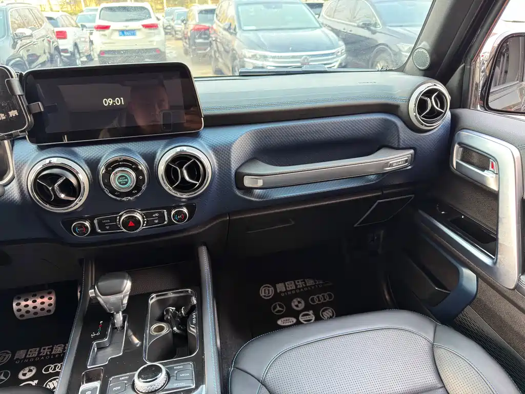 Beijing Off-Road BJ40 2018 PLUS 2.3T automatic four-wheel drive flagship version National V купить на сайте DeffCars