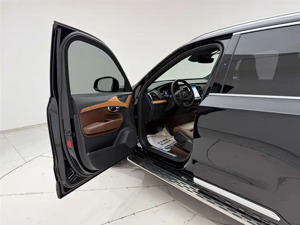 Volvo XC90 2023 B6 Zhiyi Luxury Edition 7 seats купить на сайте DeffCars