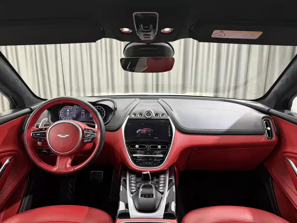 Aston Martin DBX 2022 4.0T V8 купить на сайте DeffCars